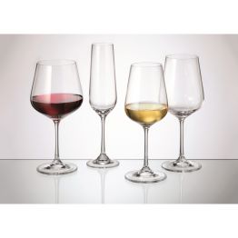 DORA - elegante Weingl�ser mit einer exklusiven Kelchform unterst�tzen das einzigartige Erlebnis, die besten Weine zu genie�en. Der Mundrand und der Fu� des Kelches sind geh�rtet, was sie zur besten L�sung f�r den Einsatz in Gastrobetrieben macht.